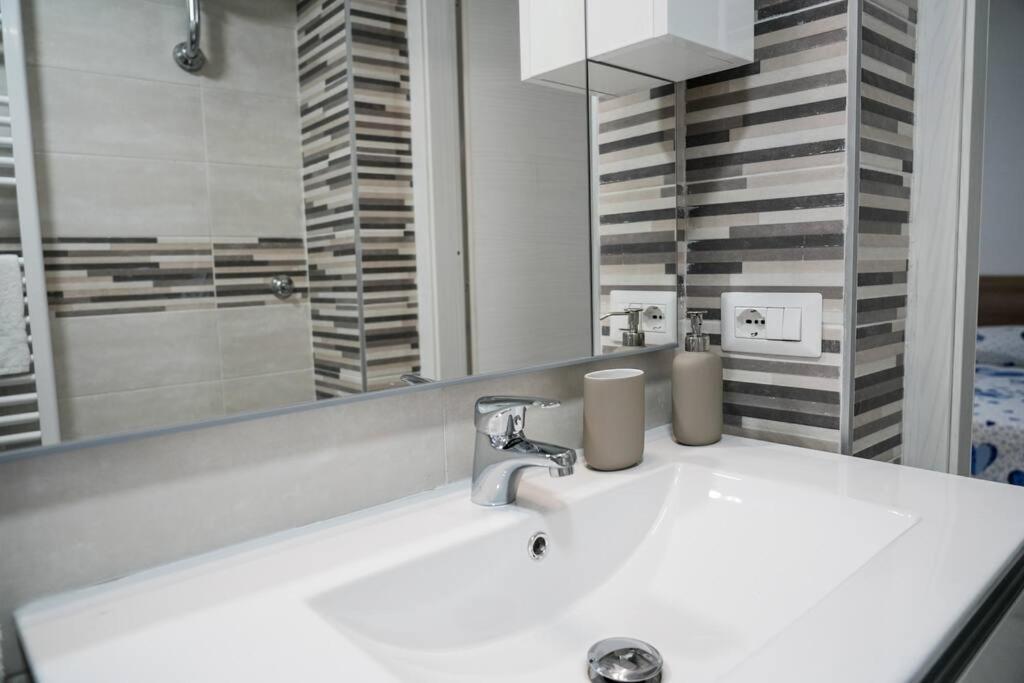 Guest House Marittima Фрозиноне Екстериор снимка
